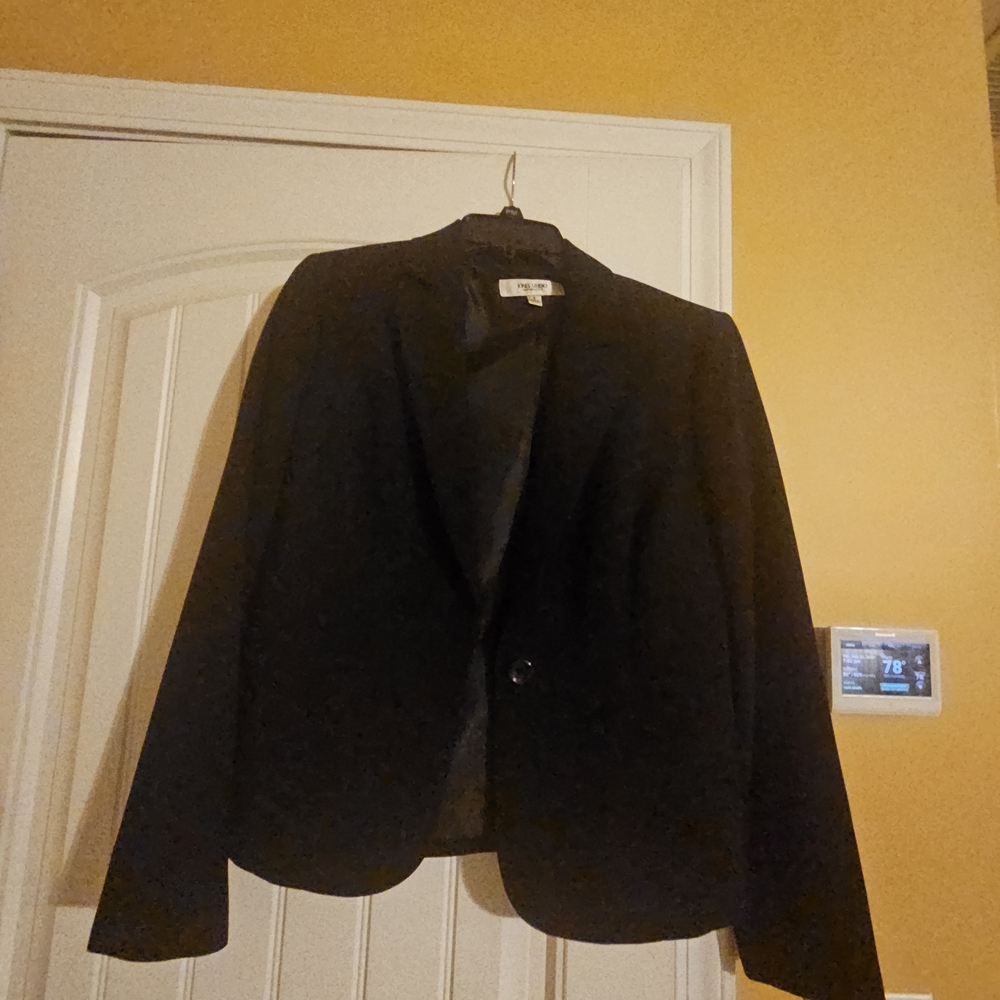 Jones Studio Elegant Black Blazer